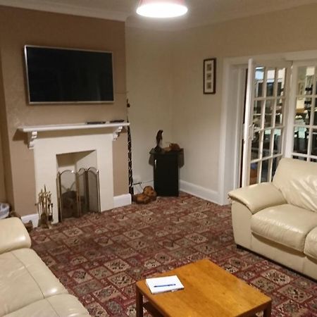 Sandown Manor Екстериор снимка