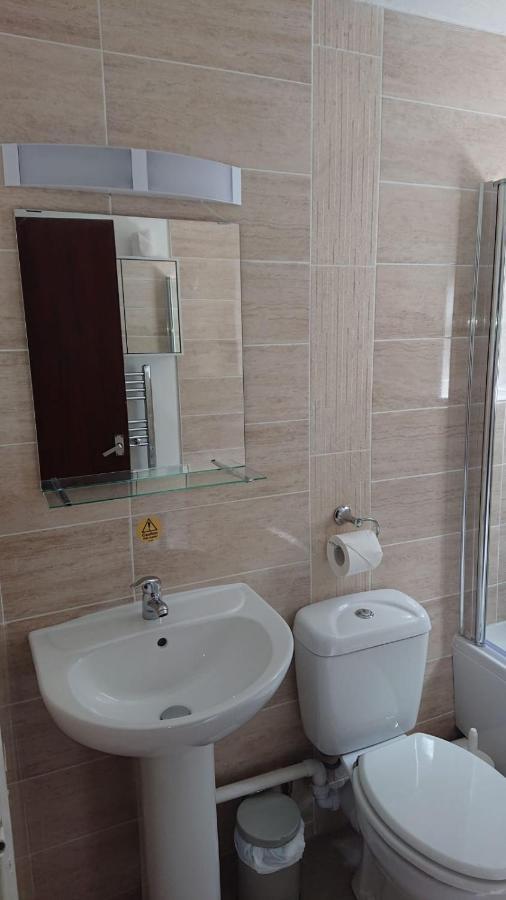 Sandown Manor Екстериор снимка