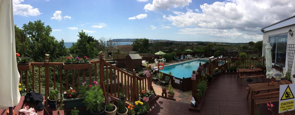 Sandown Manor Екстериор снимка