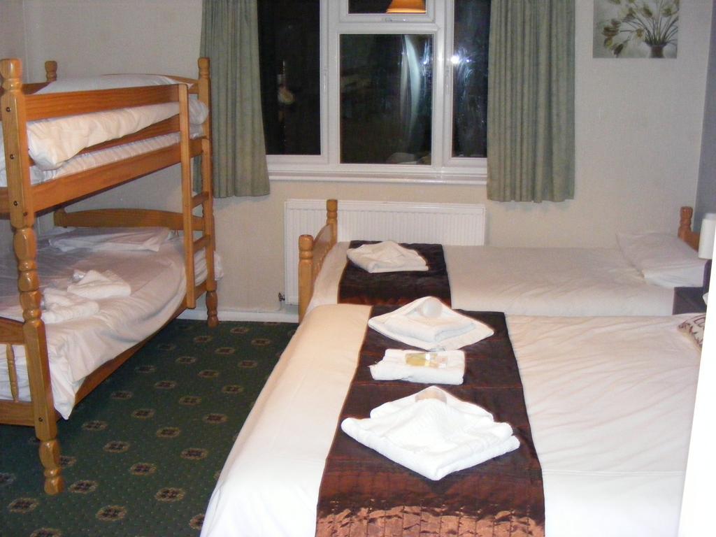 Sandown Manor Екстериор снимка