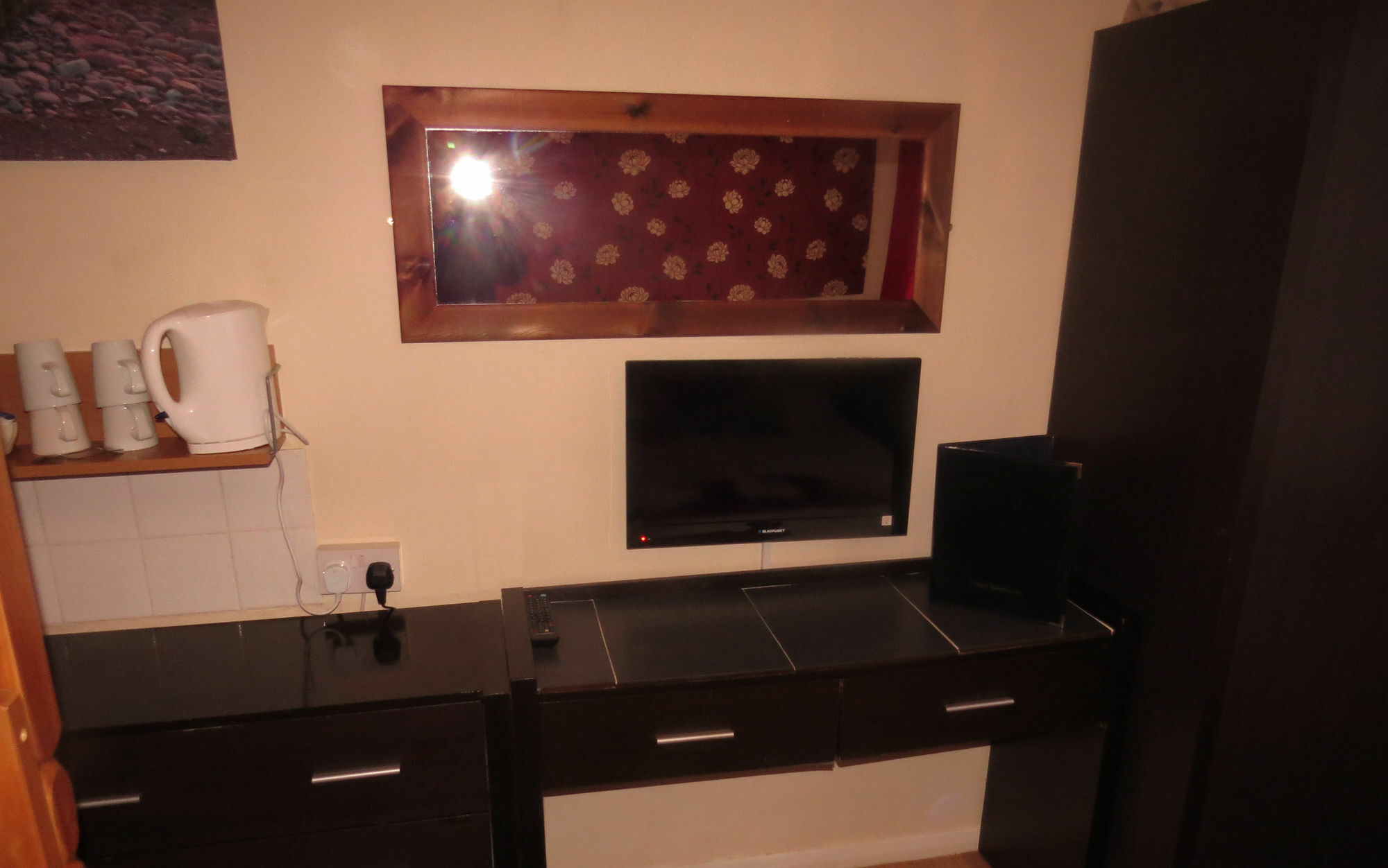 Sandown Manor Екстериор снимка